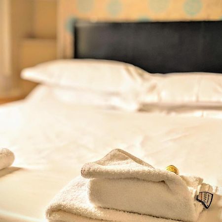 Lifestyle Hotel - Russell Square Брайтонн Экстерьер фото