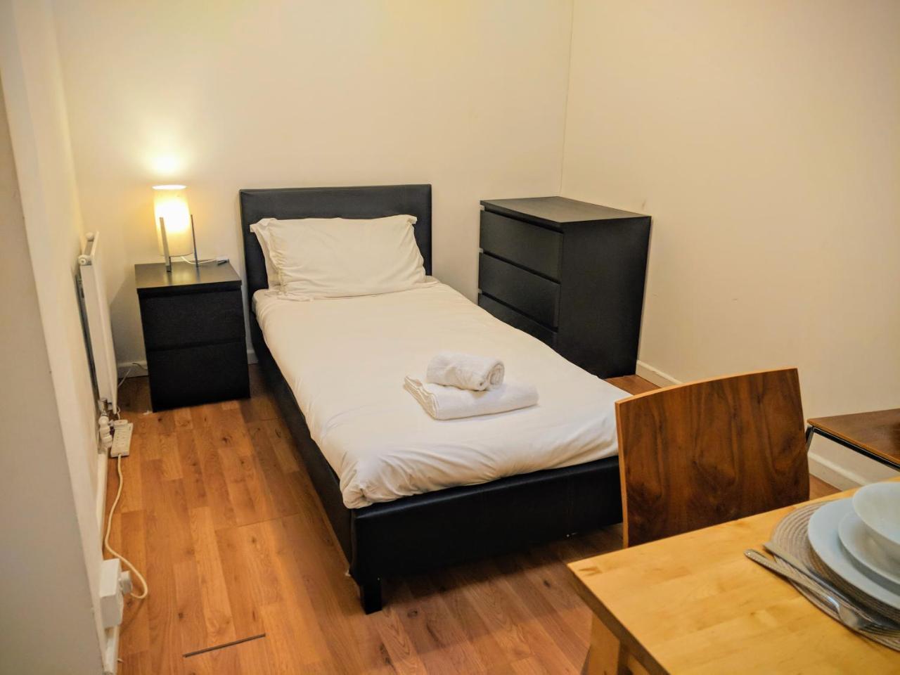 Lifestyle Hotel - Russell Square Брайтонн Экстерьер фото